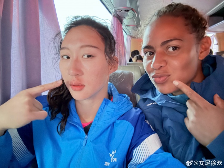 神勇！女足國門徐歡曬照，比賽中被球砸臉仍力保球門不失