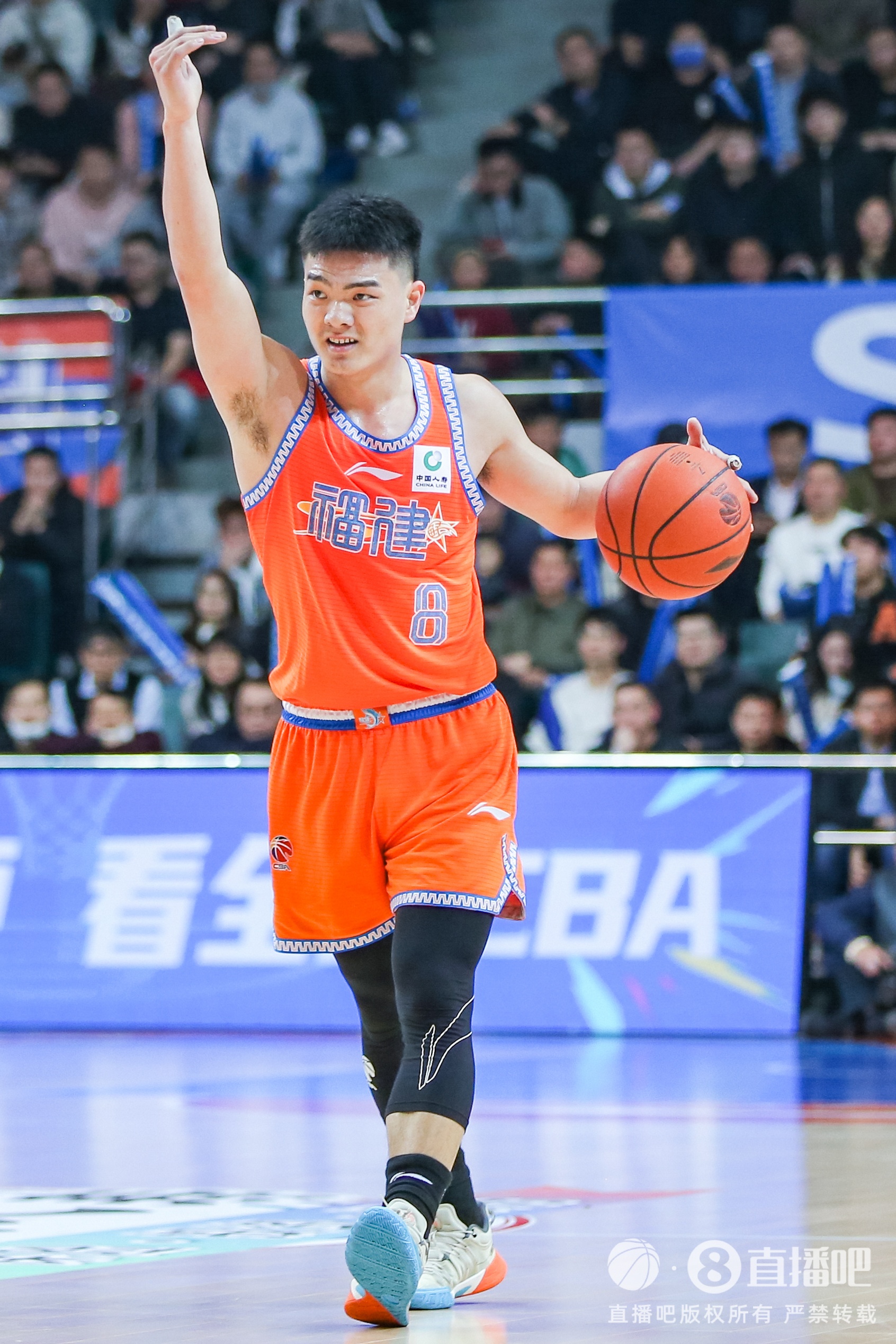 高效替補(bǔ)！黎伊揚(yáng)11投7中貢獻(xiàn)17分2板4助3斷