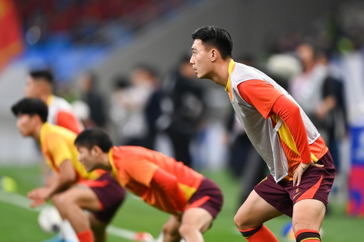 足球報(bào)：張玉寧、蔣圣龍均有不同程度傷病，伊萬未讓在熱身賽出場(chǎng)