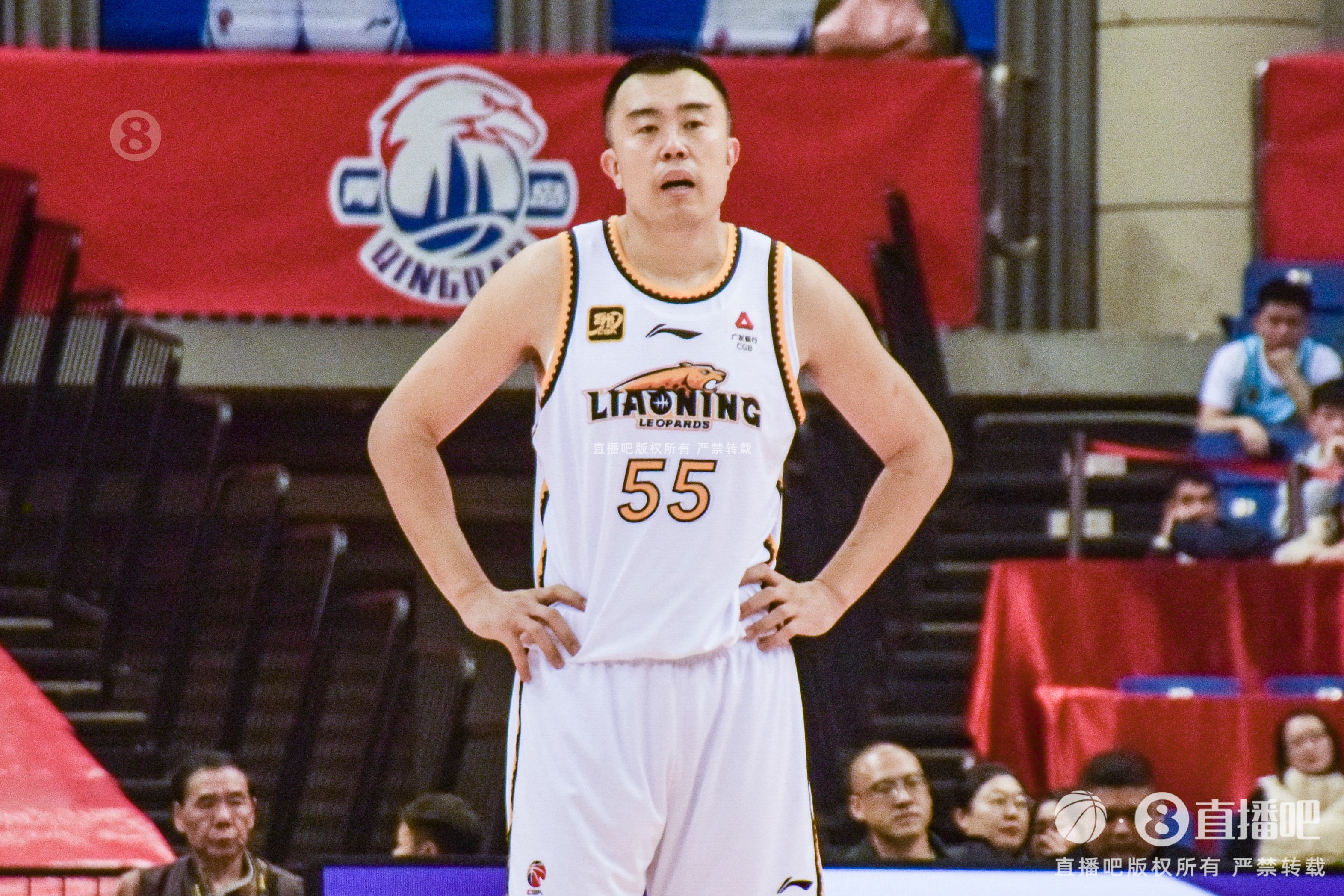 老將太穩(wěn)了！韓德君半場5中5高效拿下11分3板1助