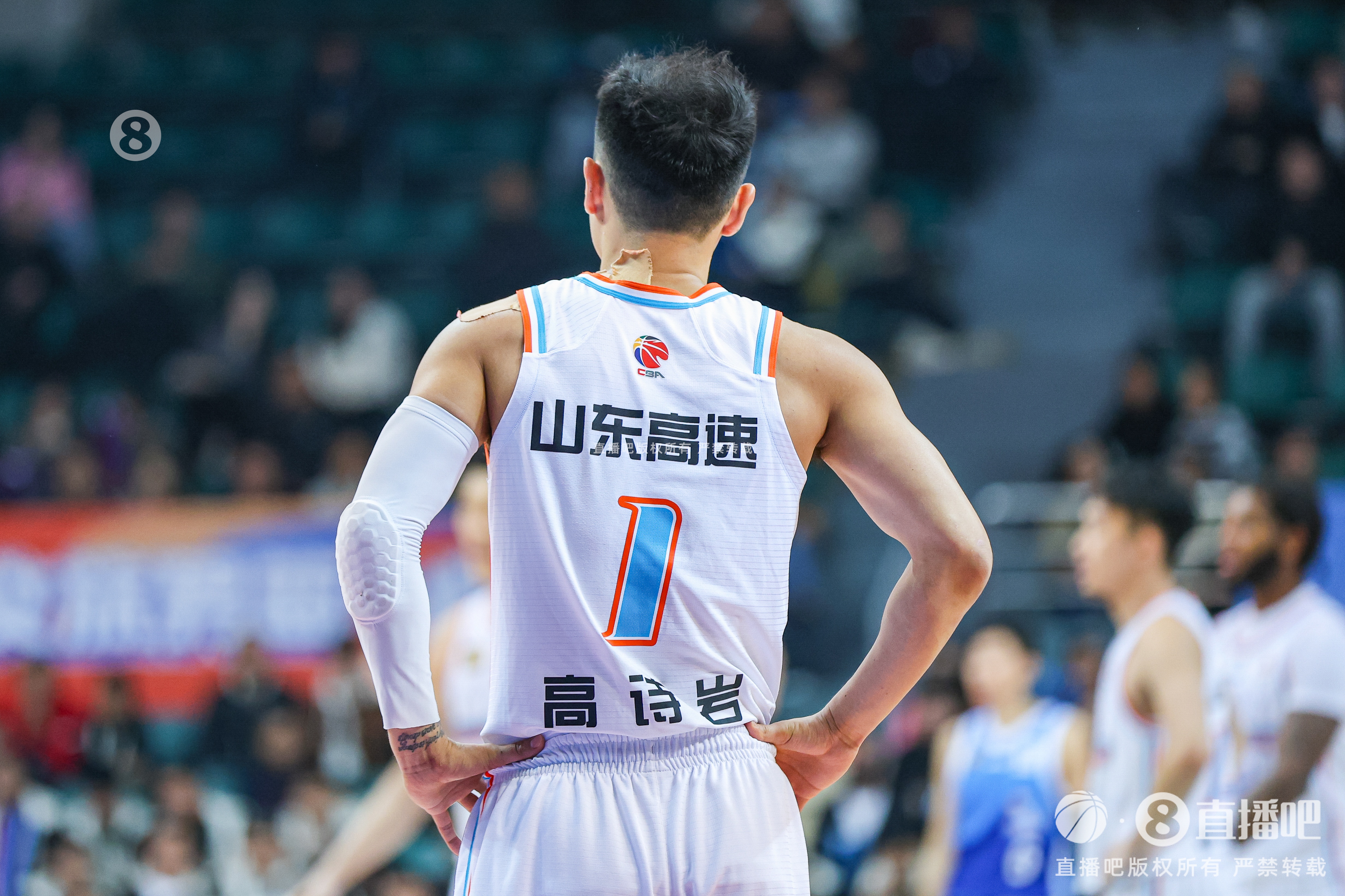 挺全面！高詩(shī)巖8中3拿到11分4板7助 罰球4中4