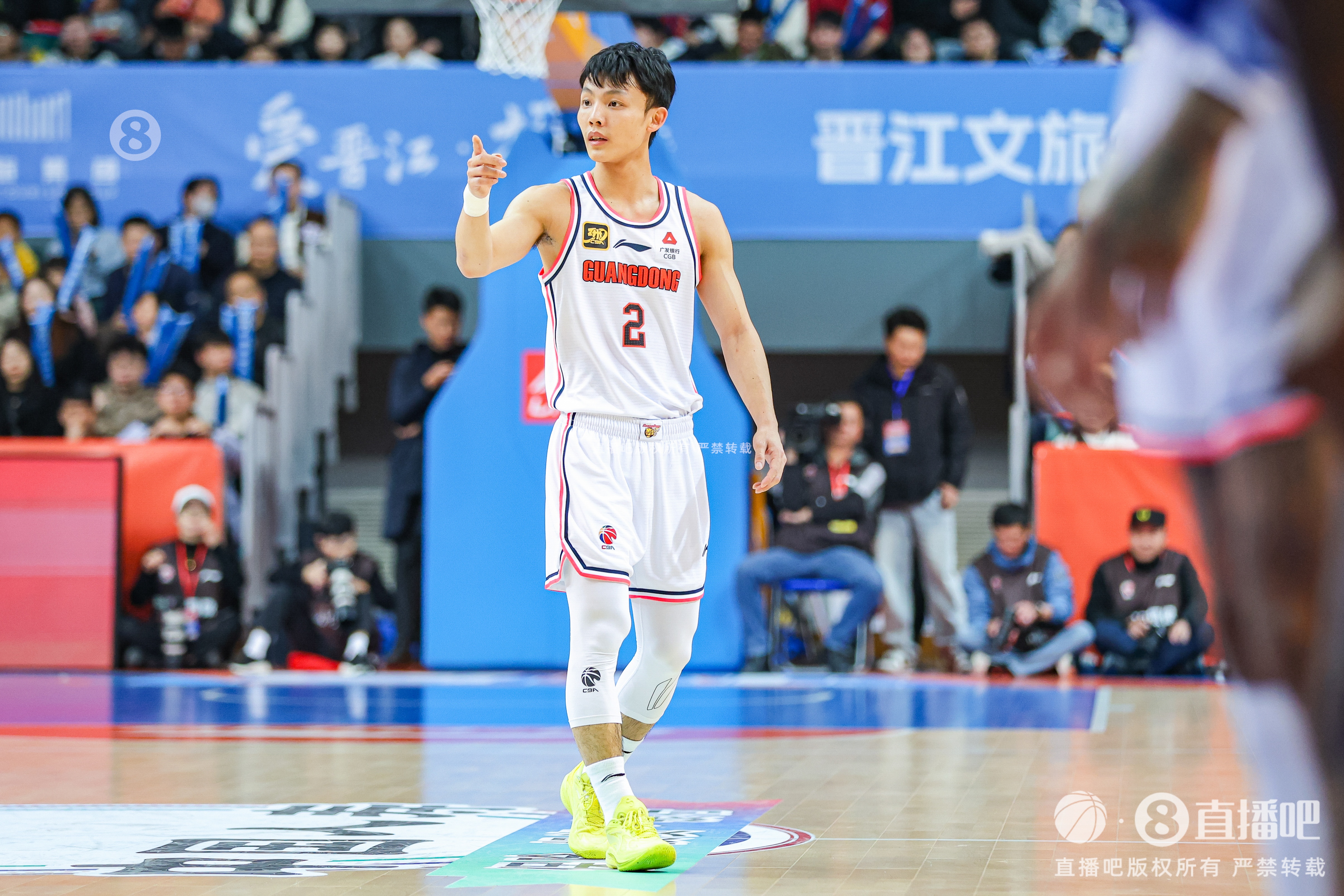 徐杰：身高不是打籃球的唯一標(biāo)準(zhǔn) 努力、勤奮、自律也是天賦